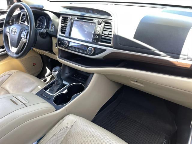 used 2015 Toyota Highlander car, priced at $16,889
