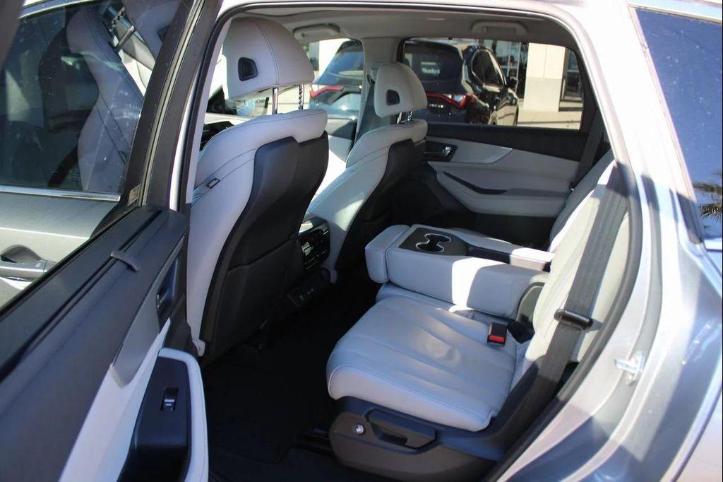 used 2024 Acura MDX car, priced at $44,988