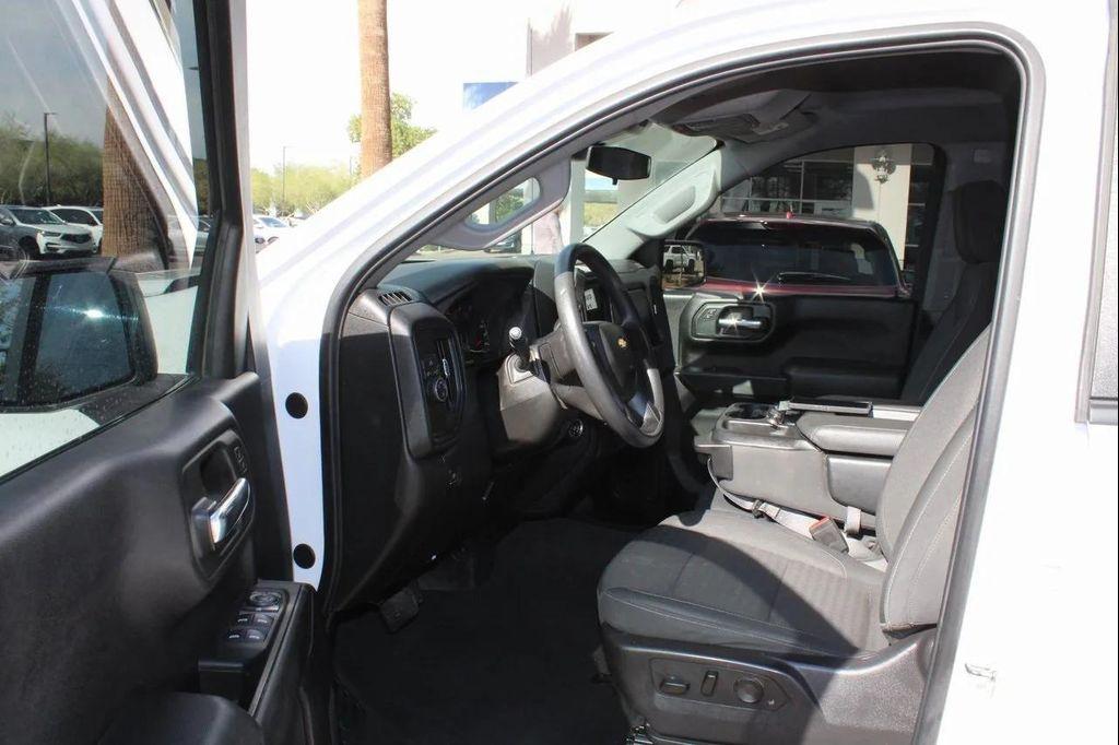 used 2024 Chevrolet Silverado 1500 car, priced at $32,988