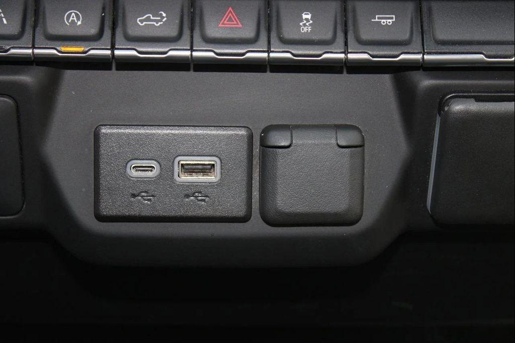 used 2024 Chevrolet Silverado 1500 car, priced at $32,988