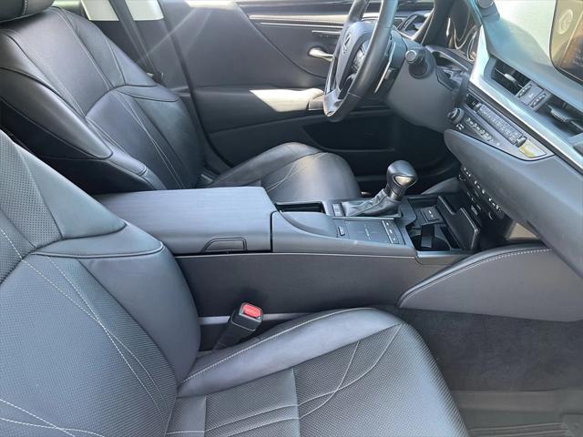 used 2020 Lexus ES 300h car, priced at $30,850