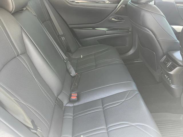 used 2020 Lexus ES 300h car, priced at $30,850