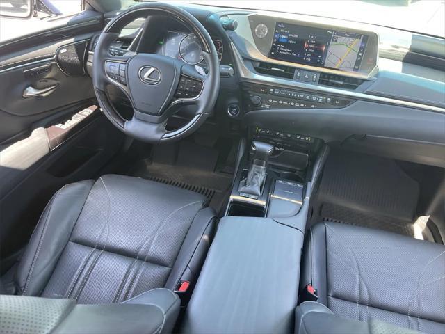 used 2020 Lexus ES 300h car, priced at $30,850