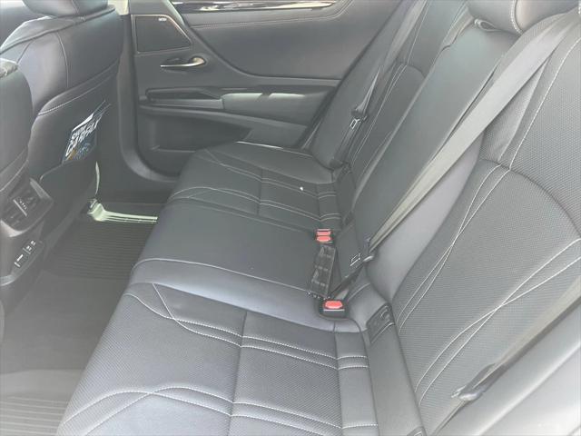 used 2020 Lexus ES 300h car, priced at $30,850