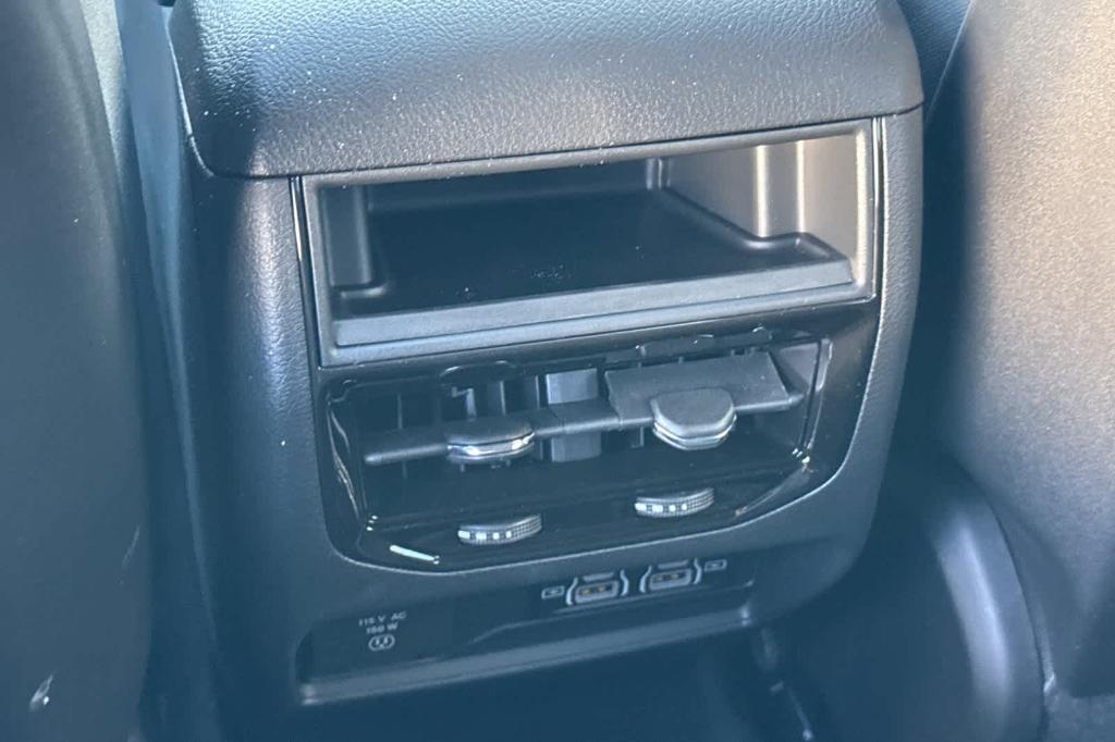 new 2025 Jeep Grand Cherokee car, priced at $43,747