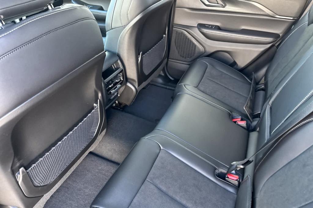 new 2025 Jeep Grand Cherokee car, priced at $43,747