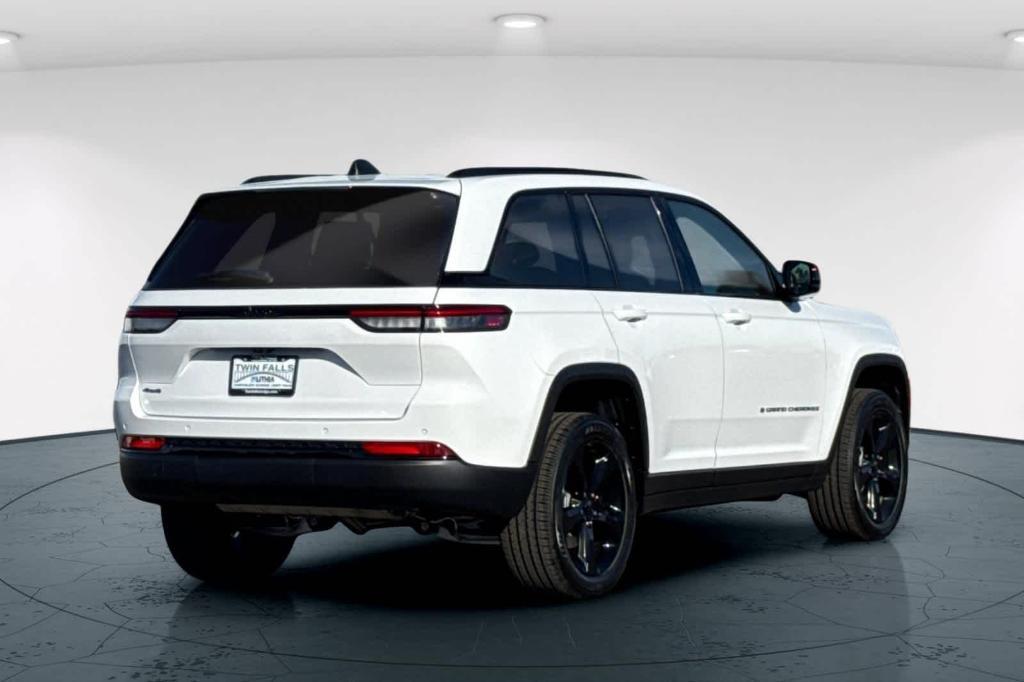 new 2025 Jeep Grand Cherokee car, priced at $43,747