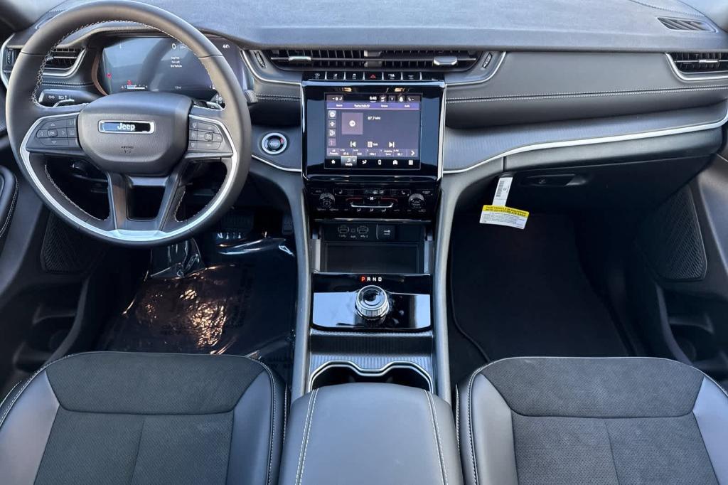 new 2025 Jeep Grand Cherokee car, priced at $43,747