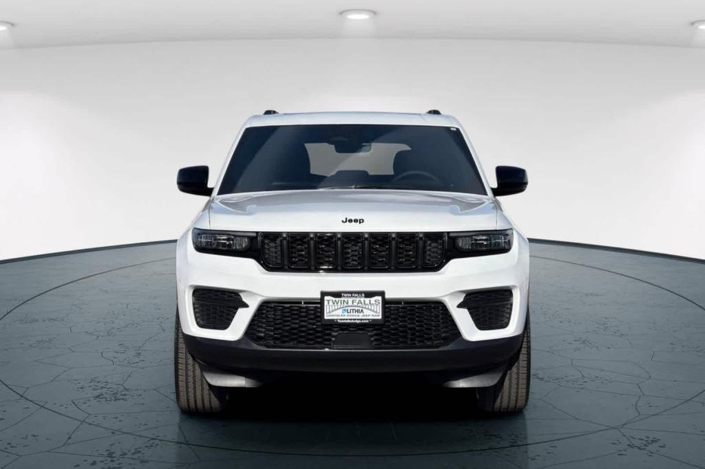 new 2025 Jeep Grand Cherokee car, priced at $43,747