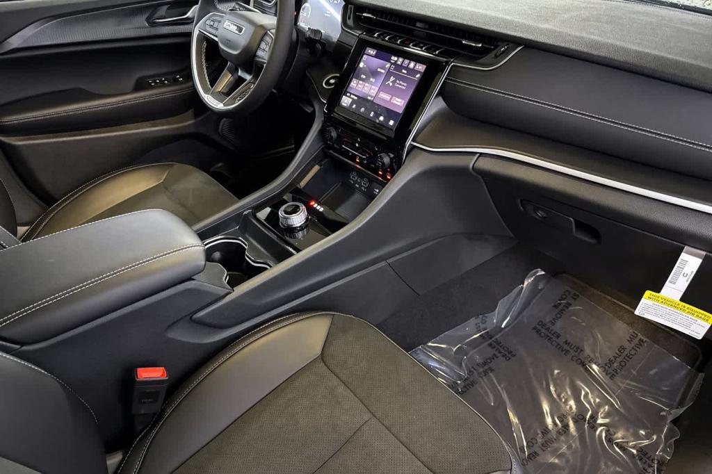 new 2025 Jeep Grand Cherokee L car, priced at $41,370