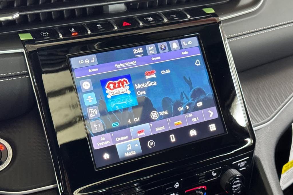 new 2025 Jeep Grand Cherokee car, priced at $40,850