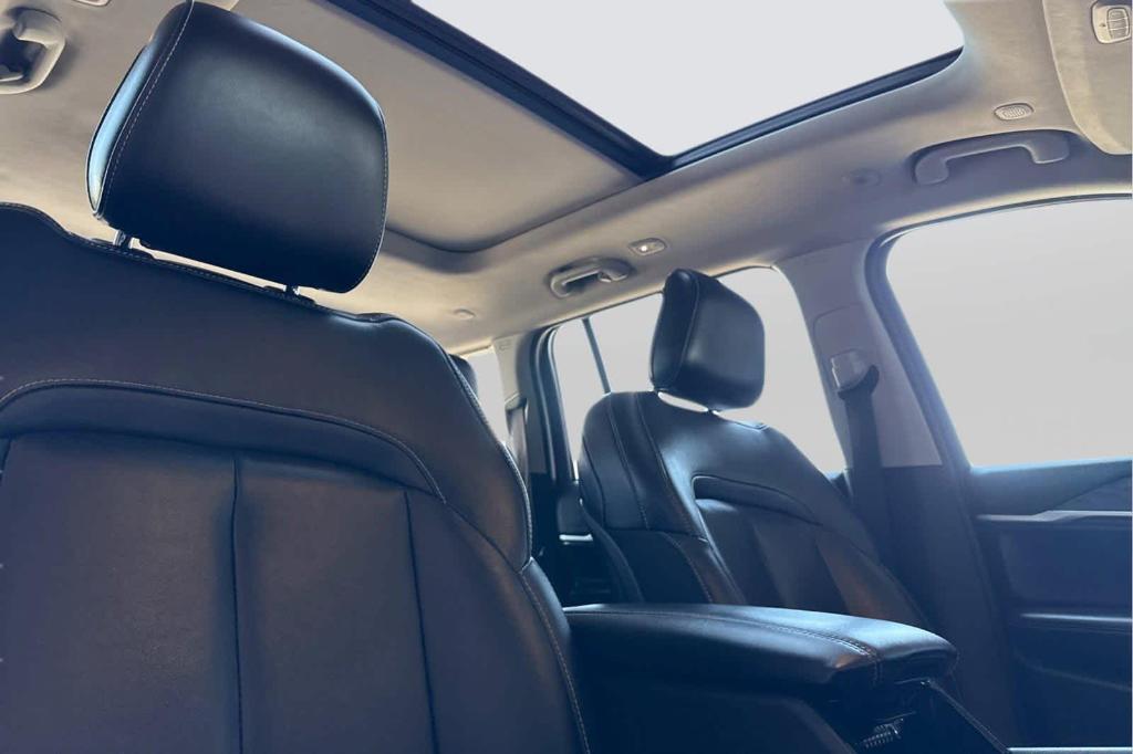 used 2022 Jeep Grand Cherokee car, priced at $32,997