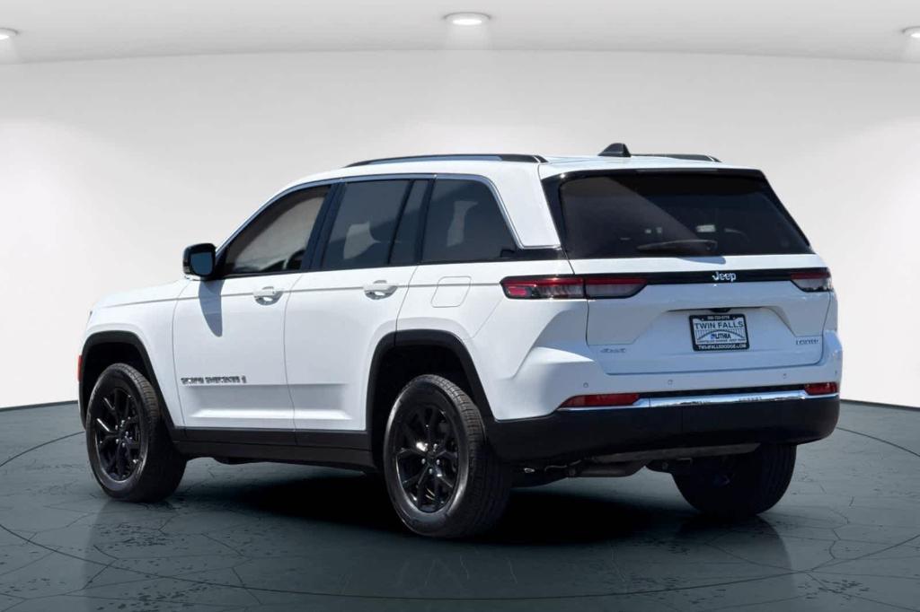 used 2022 Jeep Grand Cherokee car, priced at $32,997