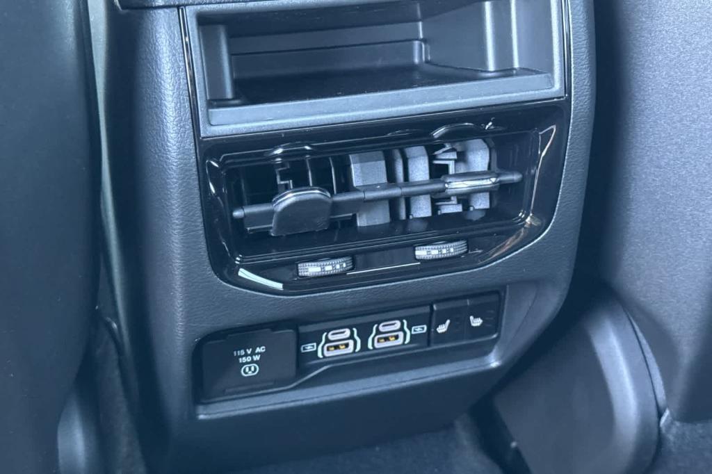 new 2025 Jeep Grand Cherokee car, priced at $48,248
