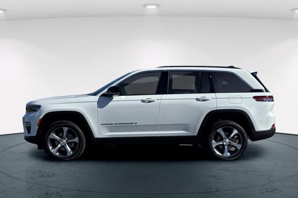 new 2025 Jeep Grand Cherokee car, priced at $48,248
