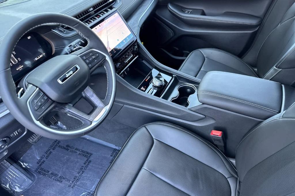 new 2025 Jeep Grand Cherokee car, priced at $48,248