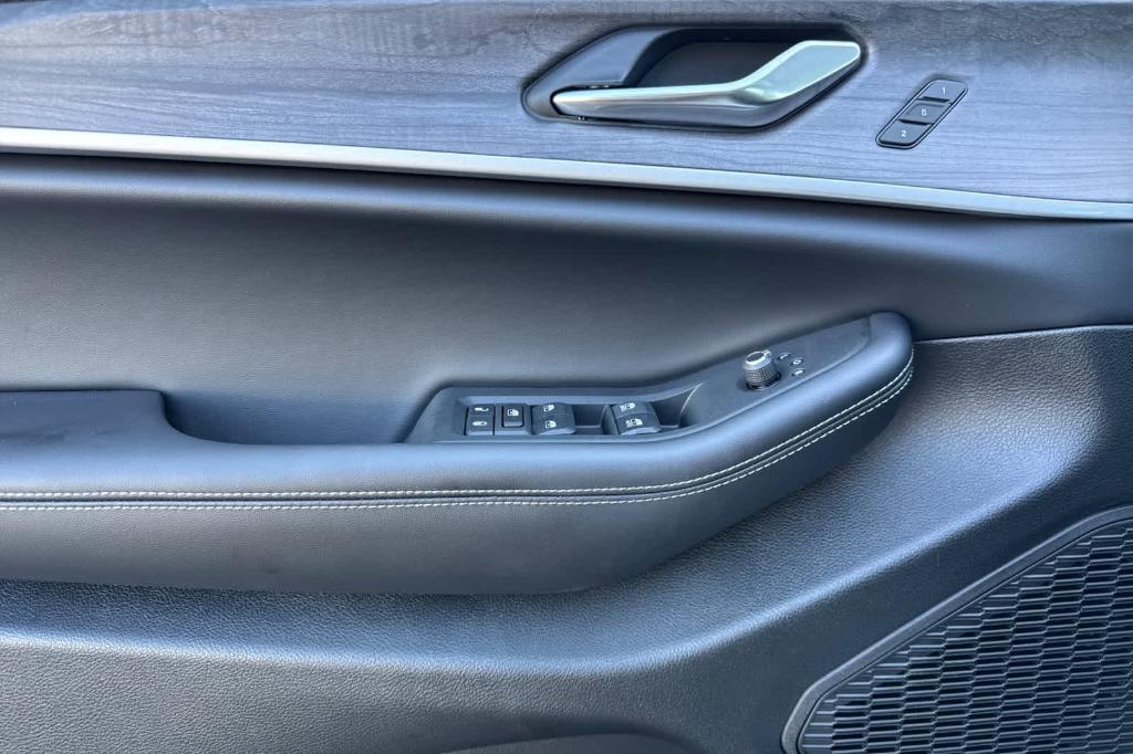 new 2025 Jeep Grand Cherokee car, priced at $48,248
