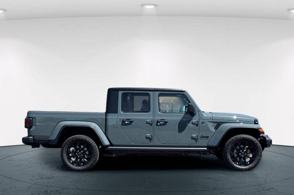 new 2025 Jeep Gladiator car, priced at $45,030