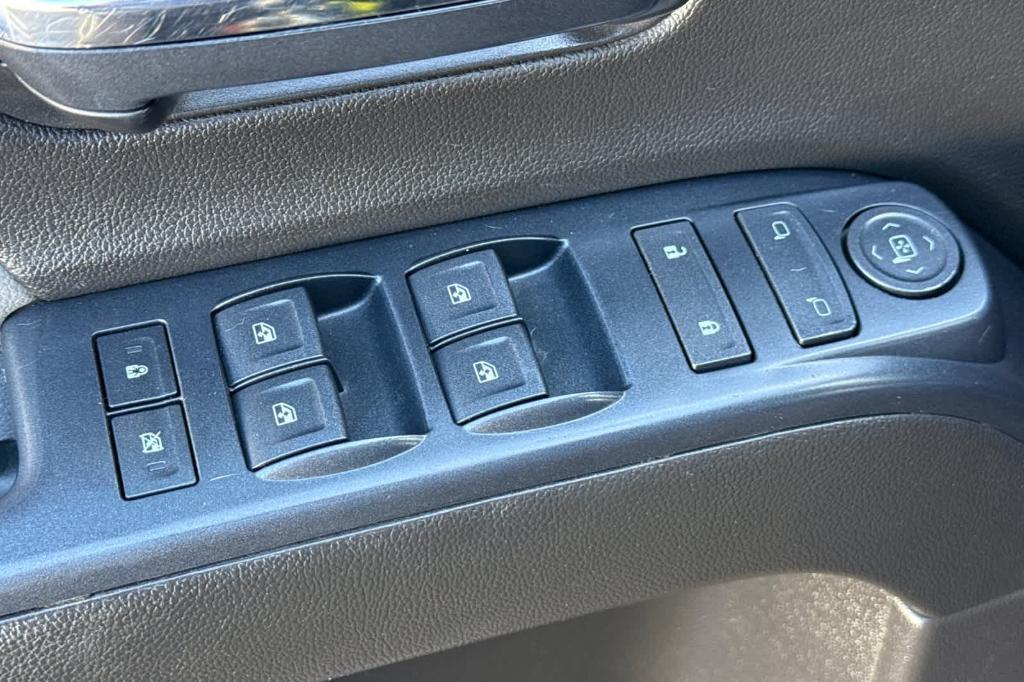 used 2017 GMC Sierra 1500 car, priced at $23,497