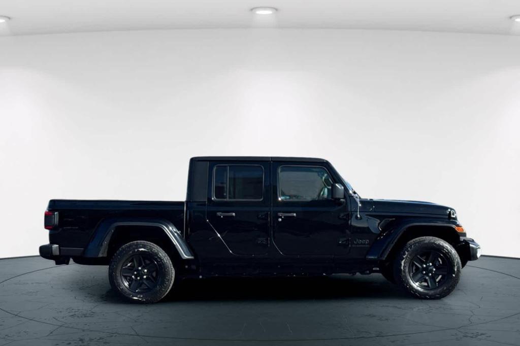 used 2021 Jeep Gladiator car, priced at $33,490