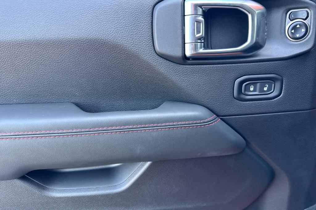 new 2025 Jeep Wrangler car, priced at $61,337
