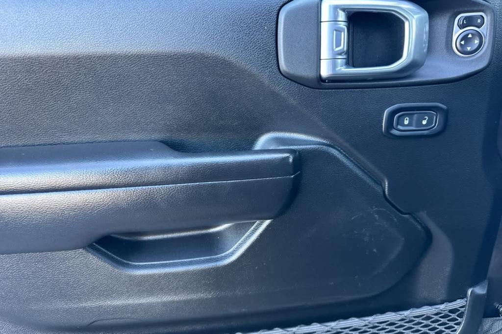 used 2021 Jeep Gladiator car, priced at $30,997