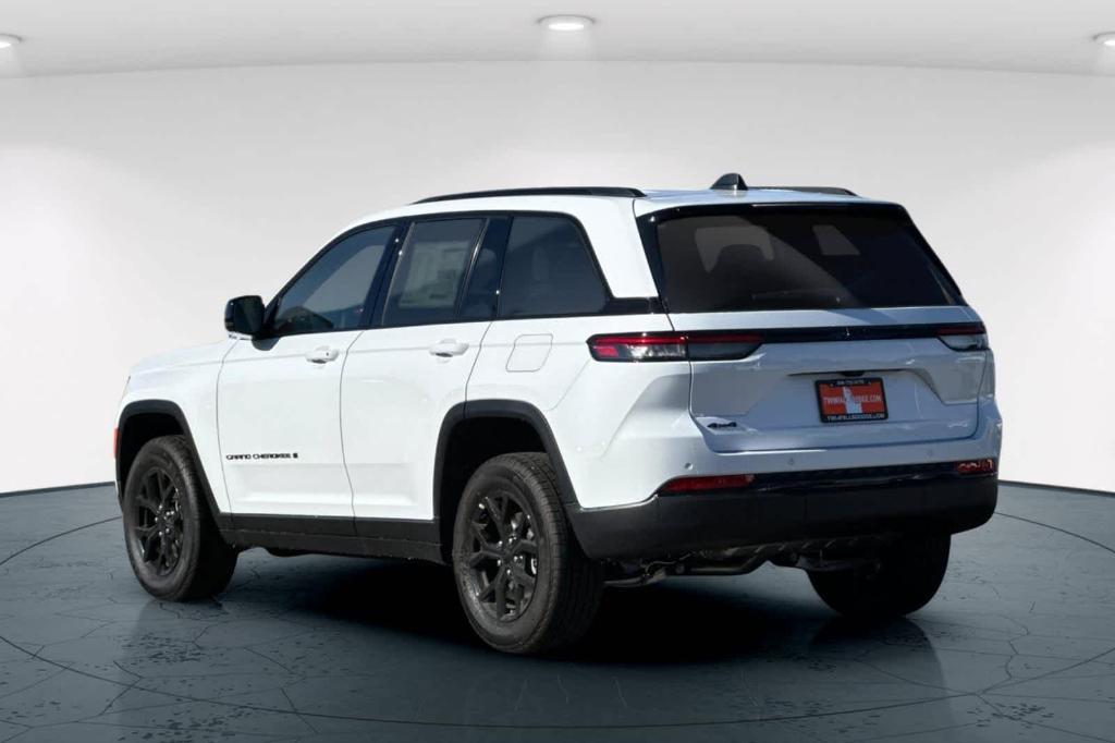 new 2025 Jeep Grand Cherokee car, priced at $41,930