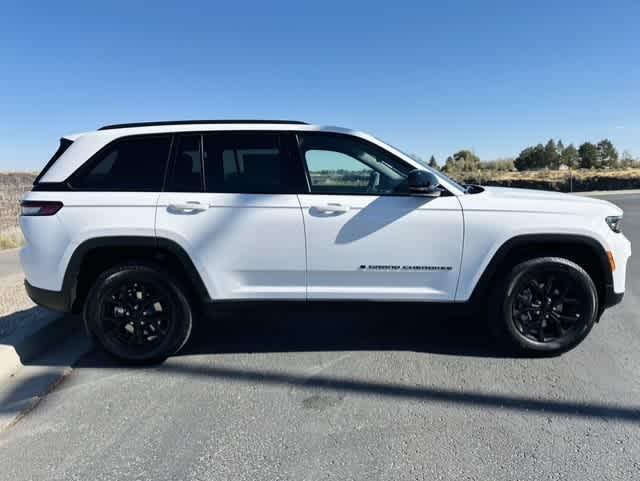 new 2025 Jeep Grand Cherokee car, priced at $42,799