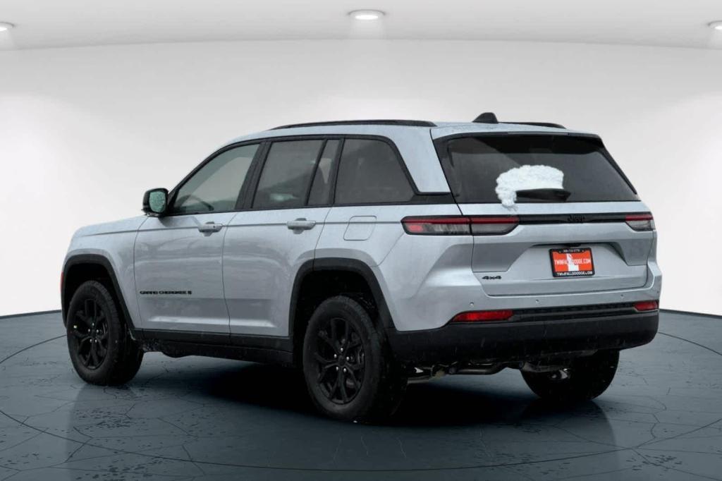 new 2025 Jeep Grand Cherokee car, priced at $39,525