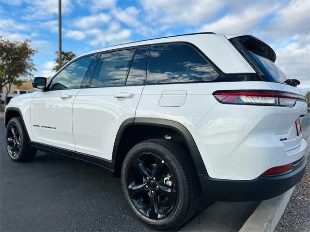 new 2025 Jeep Grand Cherokee car, priced at $50,722