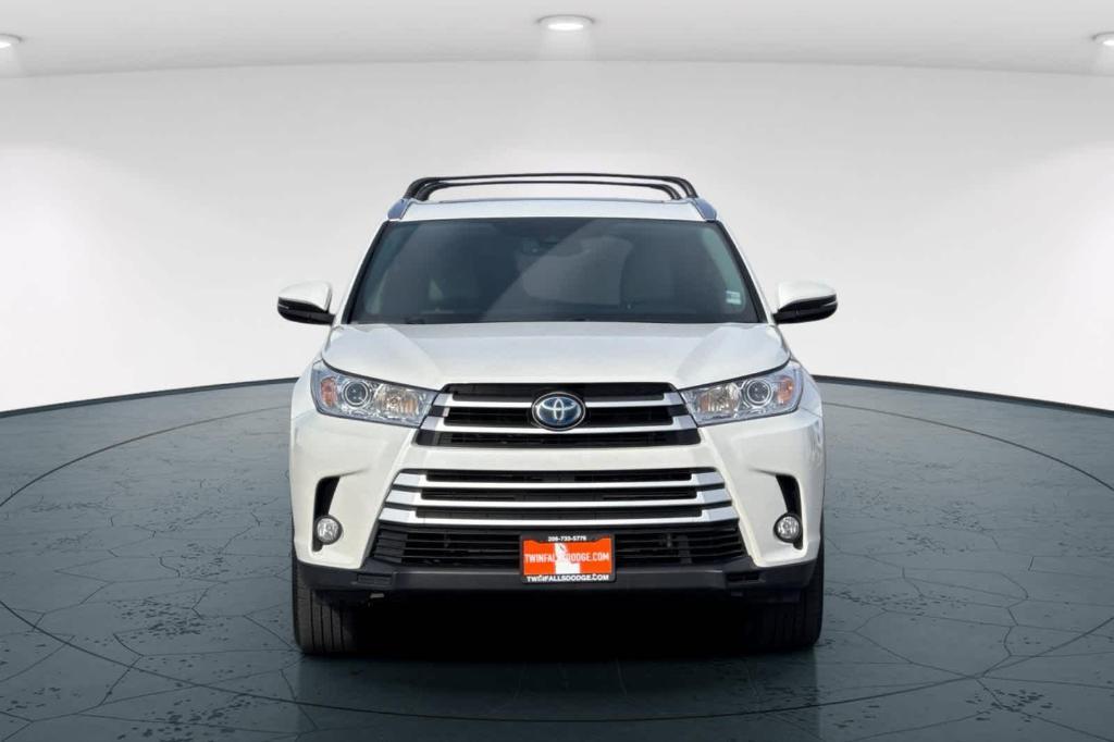 used 2019 Toyota Highlander Hybrid car, priced at $33,197