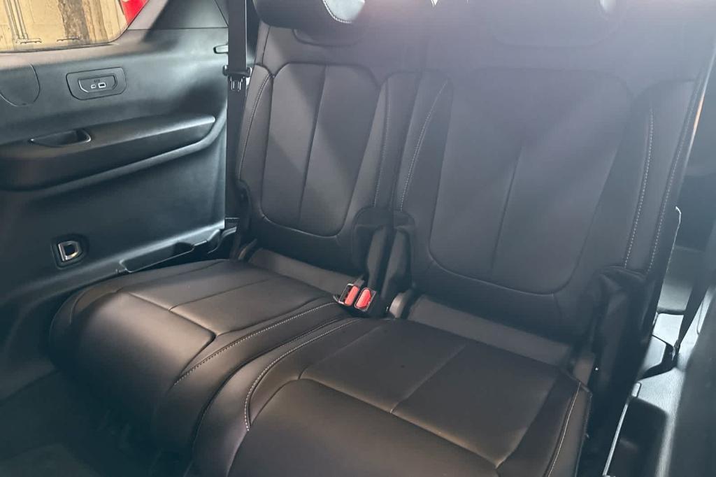 new 2025 Jeep Grand Cherokee L car, priced at $46,997