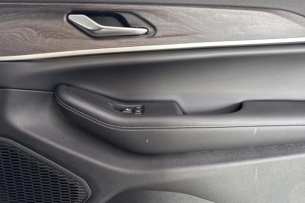 new 2025 Jeep Grand Cherokee L car, priced at $46,997