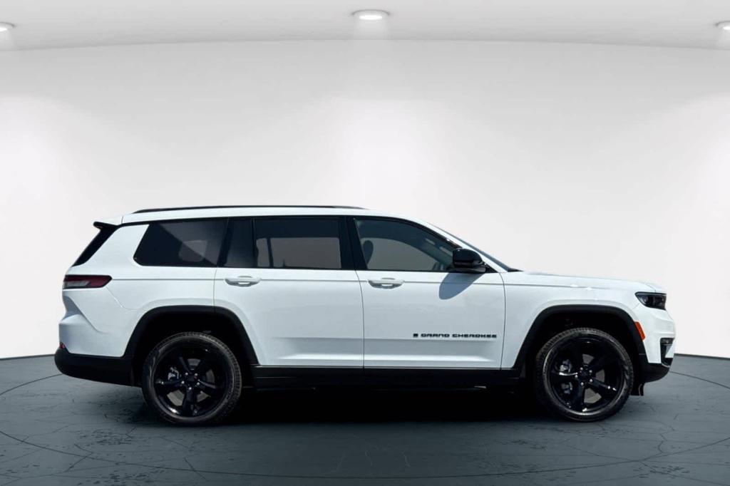 new 2025 Jeep Grand Cherokee L car, priced at $46,997