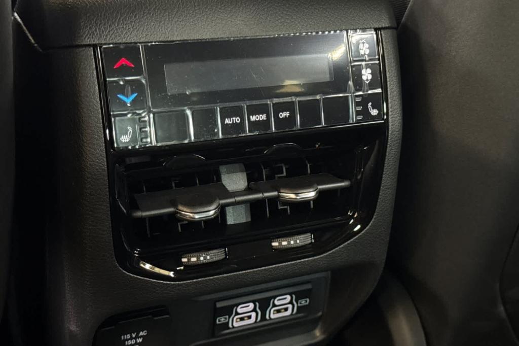 new 2025 Jeep Grand Cherokee L car, priced at $46,997