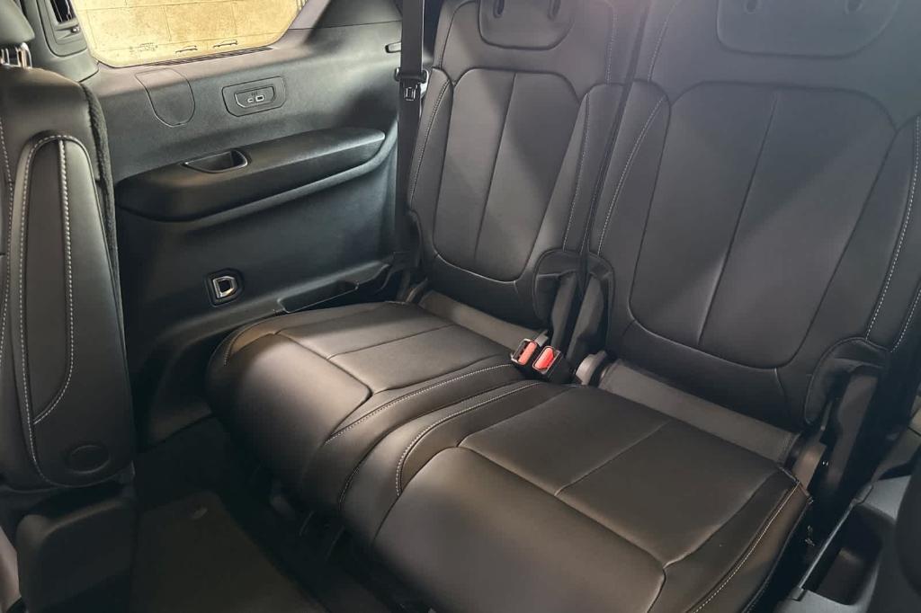 new 2025 Jeep Grand Cherokee L car, priced at $46,997