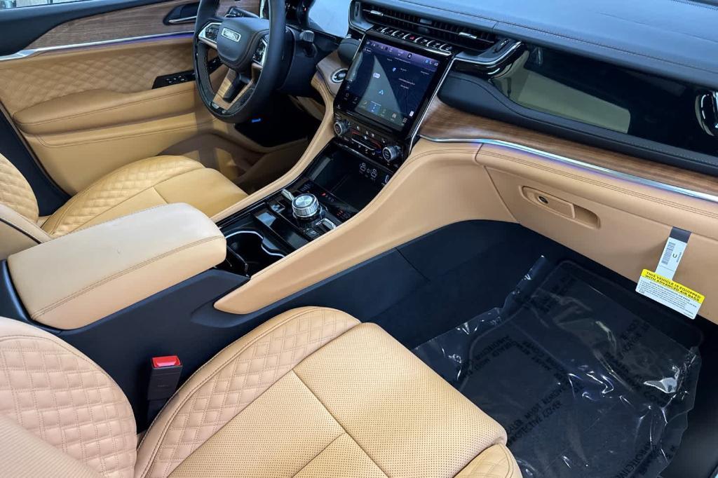 new 2025 Jeep Grand Cherokee car, priced at $63,247