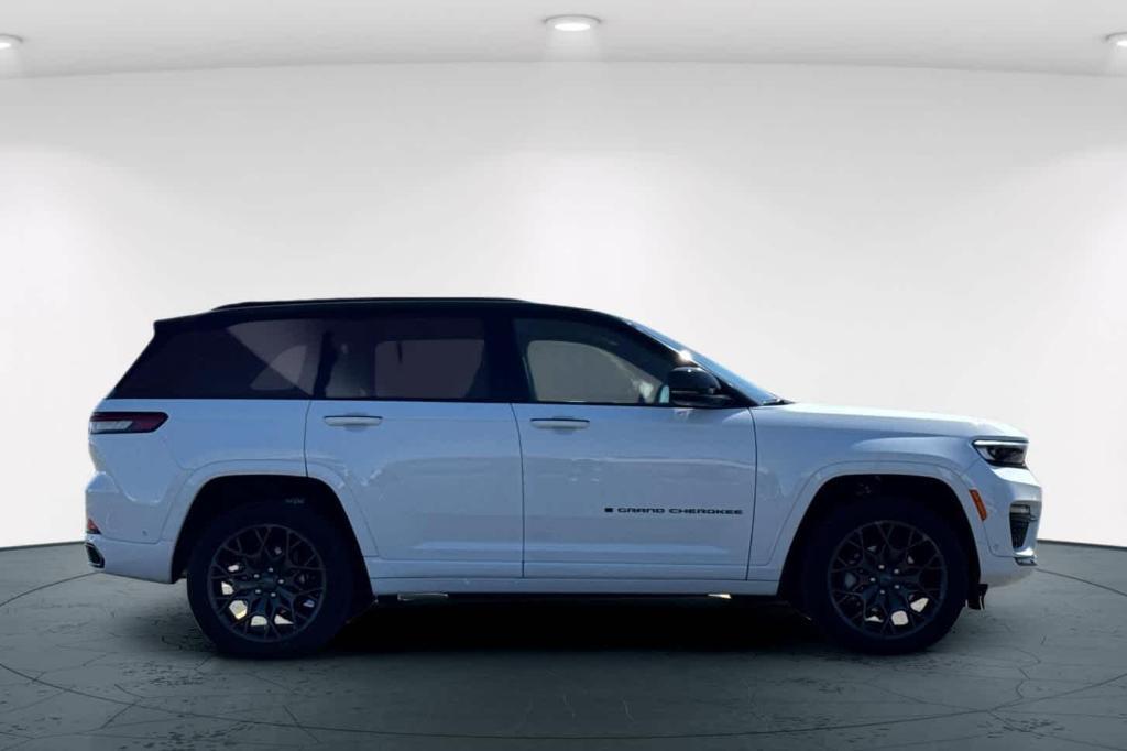 new 2025 Jeep Grand Cherokee car, priced at $63,247