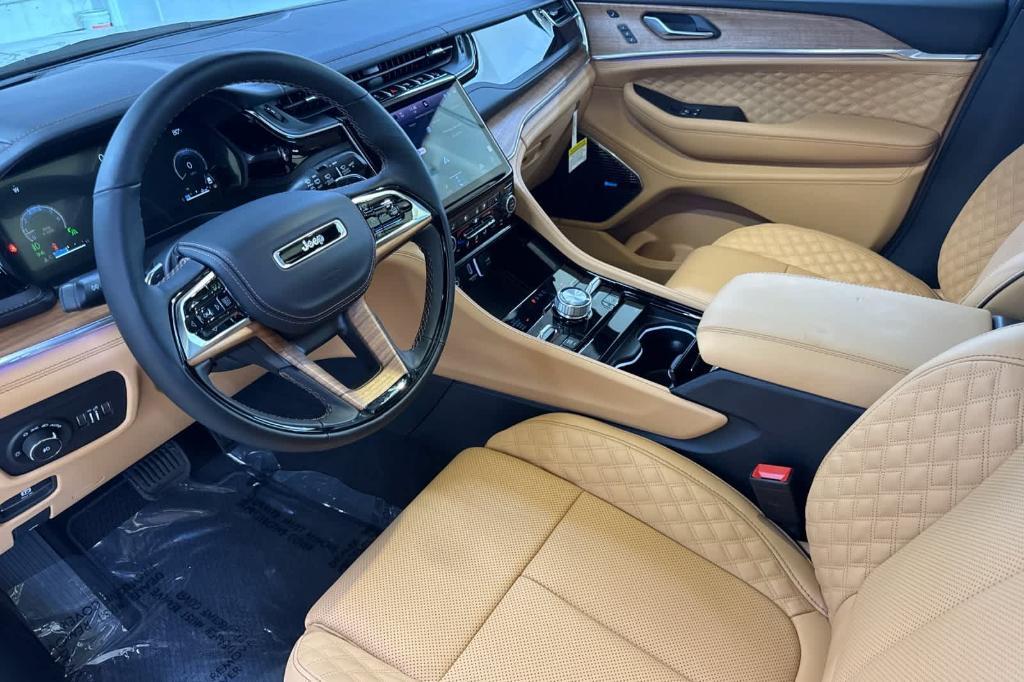 new 2025 Jeep Grand Cherokee car, priced at $63,247