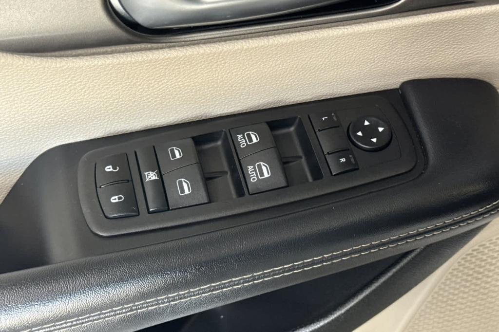 used 2023 Chrysler Pacifica car, priced at $25,490