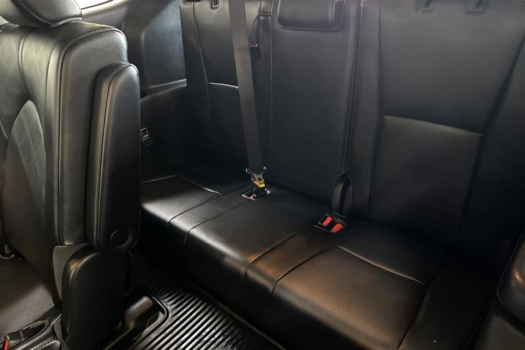 used 2022 Toyota Highlander car, priced at $44,497