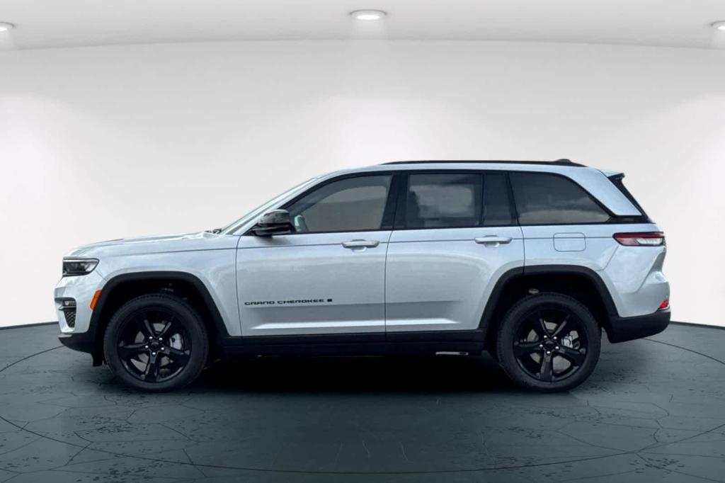 new 2025 Jeep Grand Cherokee car, priced at $46,616