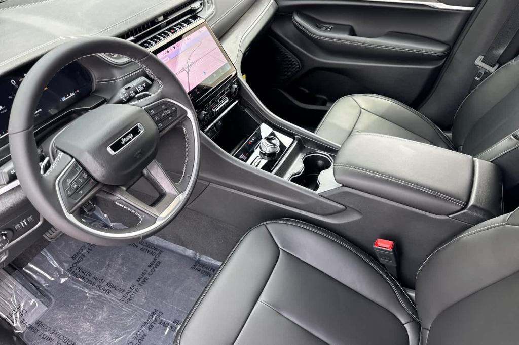 new 2025 Jeep Grand Cherokee car, priced at $46,616