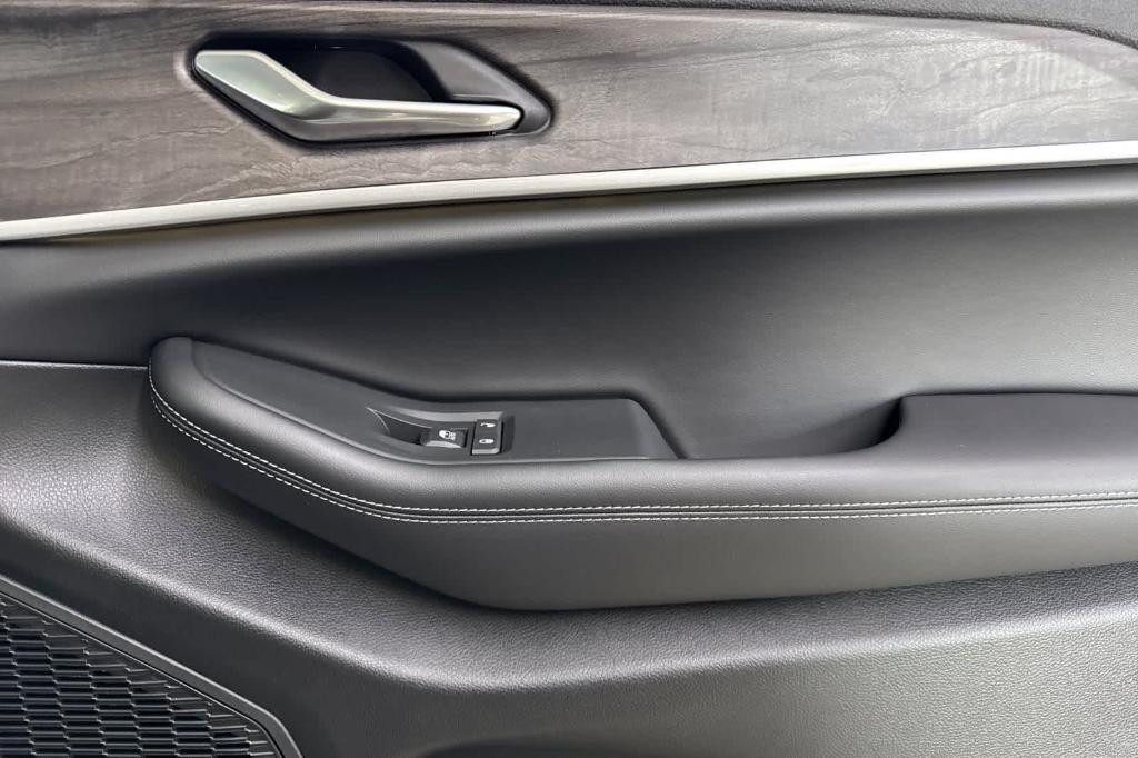 new 2025 Jeep Grand Cherokee car, priced at $46,616