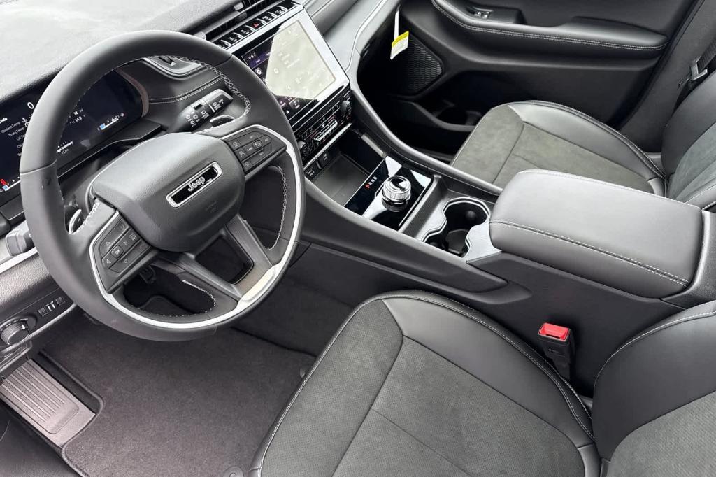 new 2025 Jeep Grand Cherokee L car, priced at $45,275