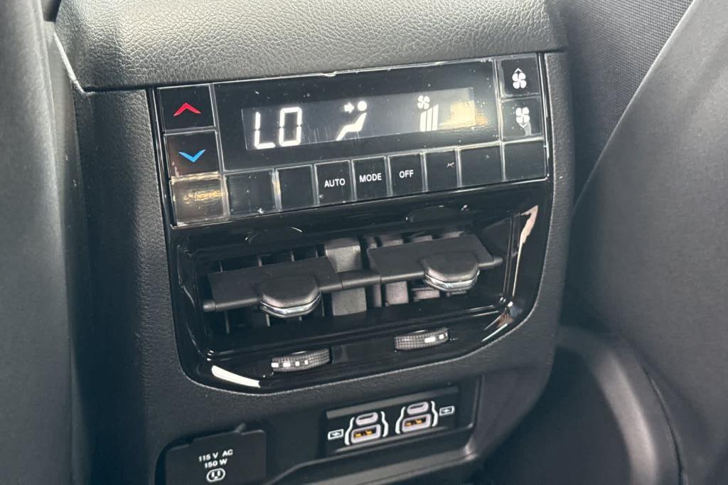 new 2025 Jeep Grand Cherokee L car, priced at $45,275