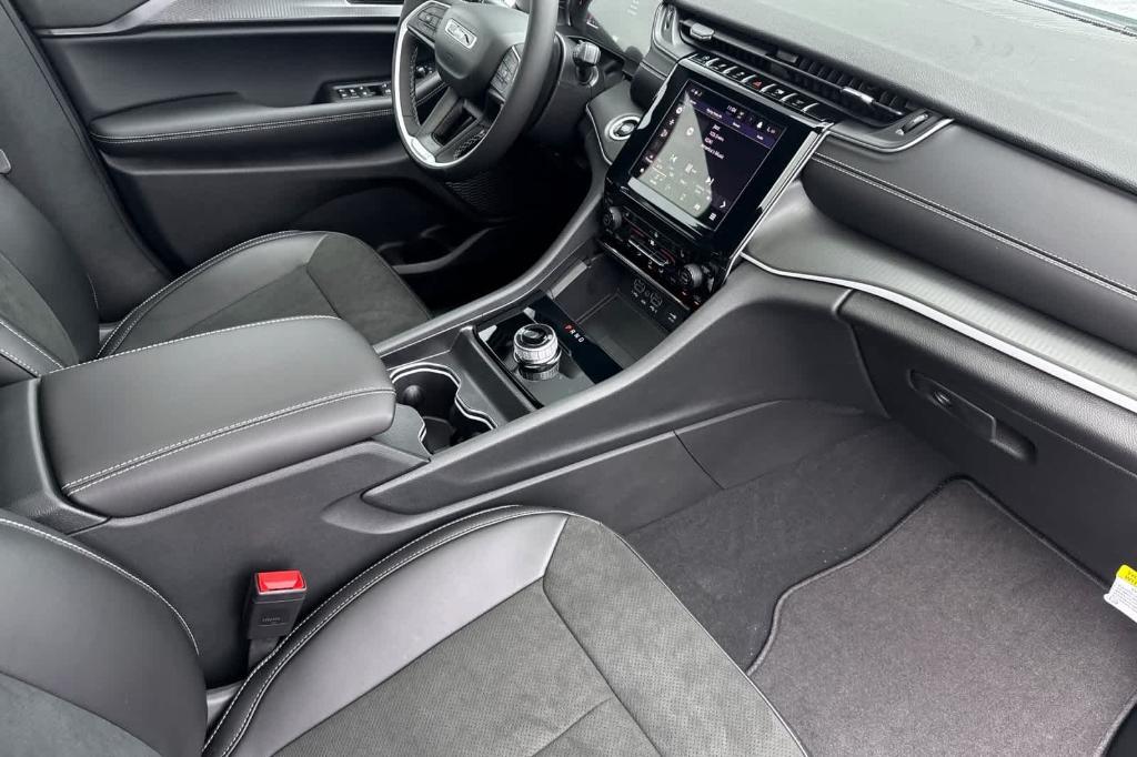 new 2025 Jeep Grand Cherokee L car, priced at $45,275