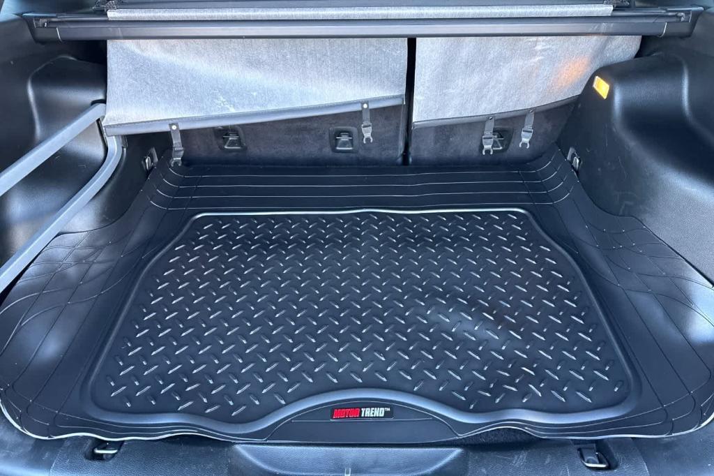 used 2018 Jeep Cherokee car, priced at $14,697