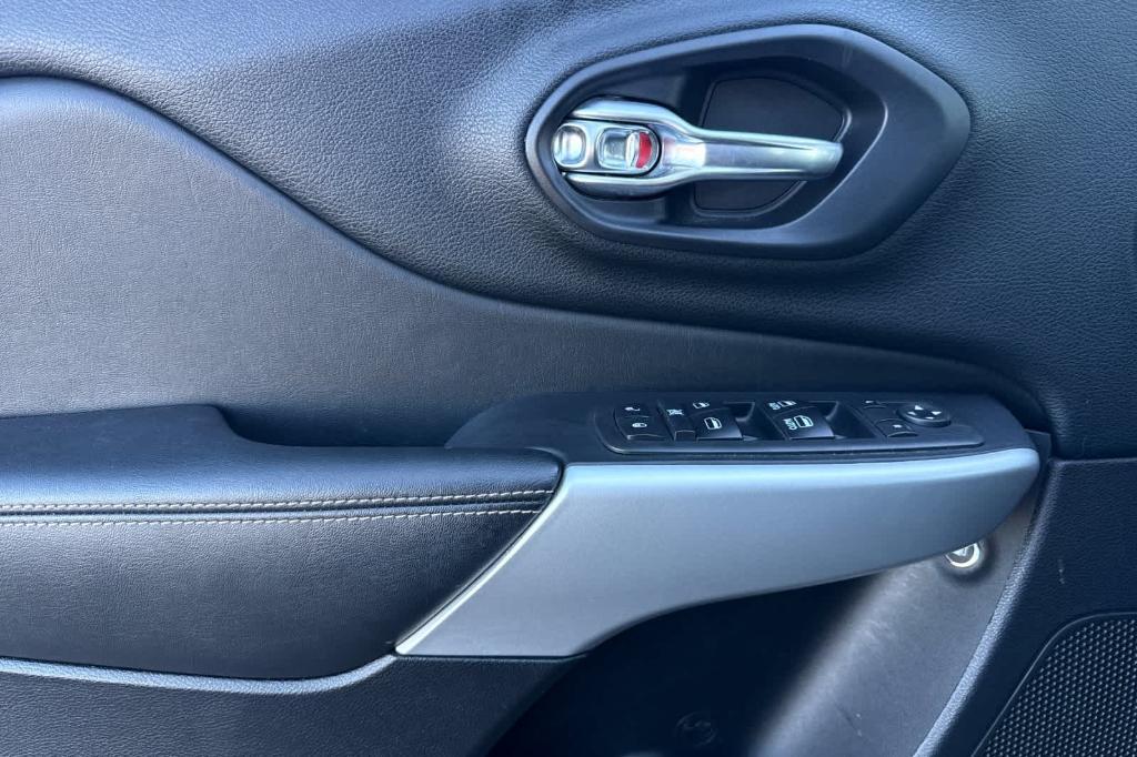 used 2018 Jeep Cherokee car, priced at $14,697