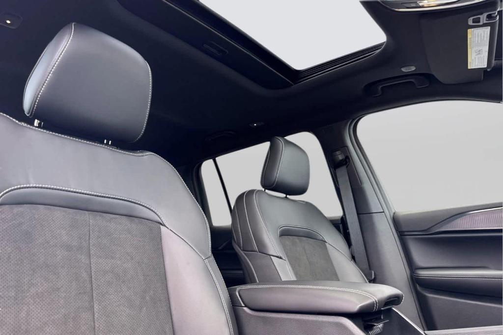 new 2025 Jeep Grand Cherokee L car, priced at $46,870